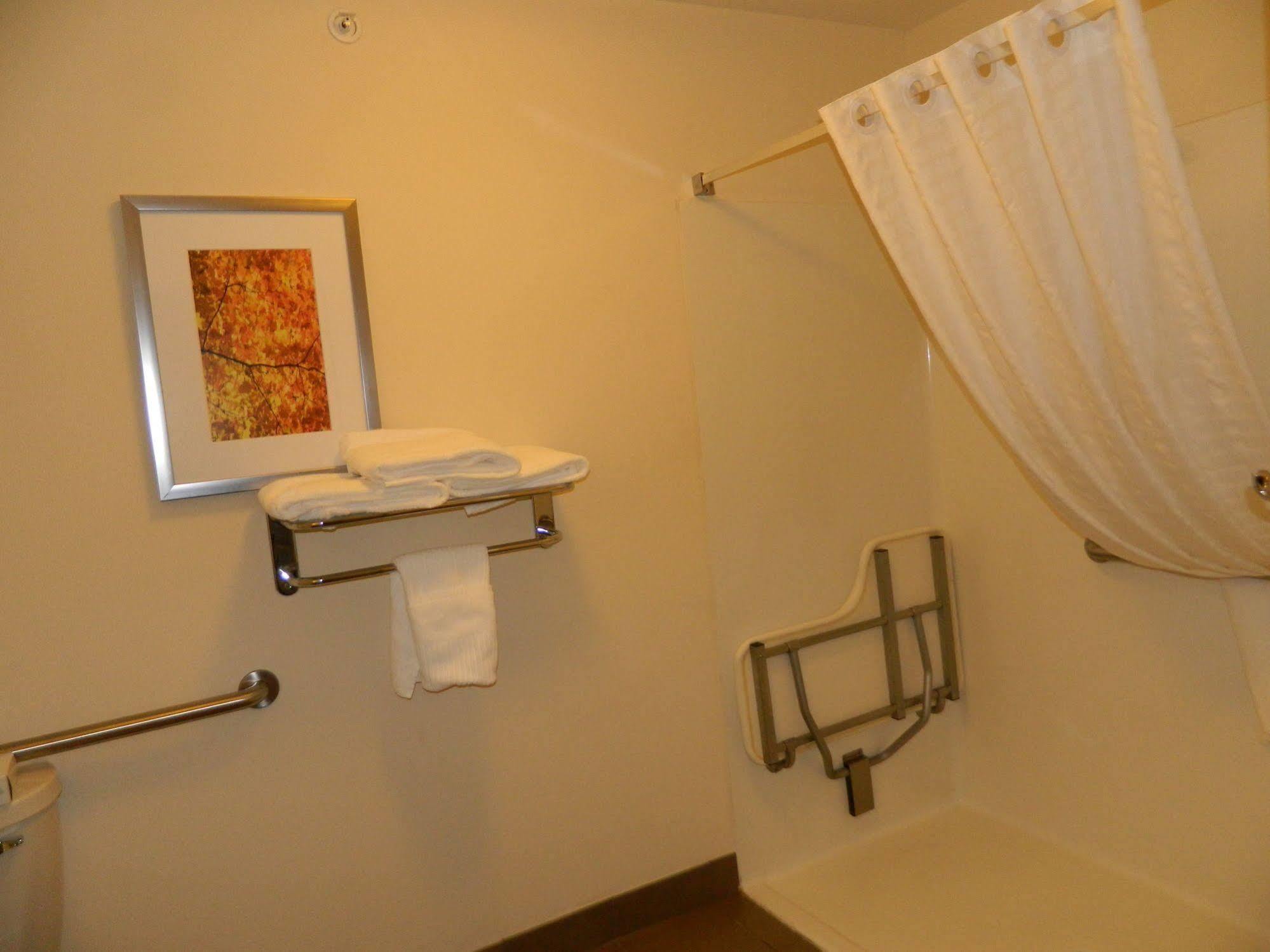 Hotel Candlewood Harrisburg-hershey By Ihg 2*